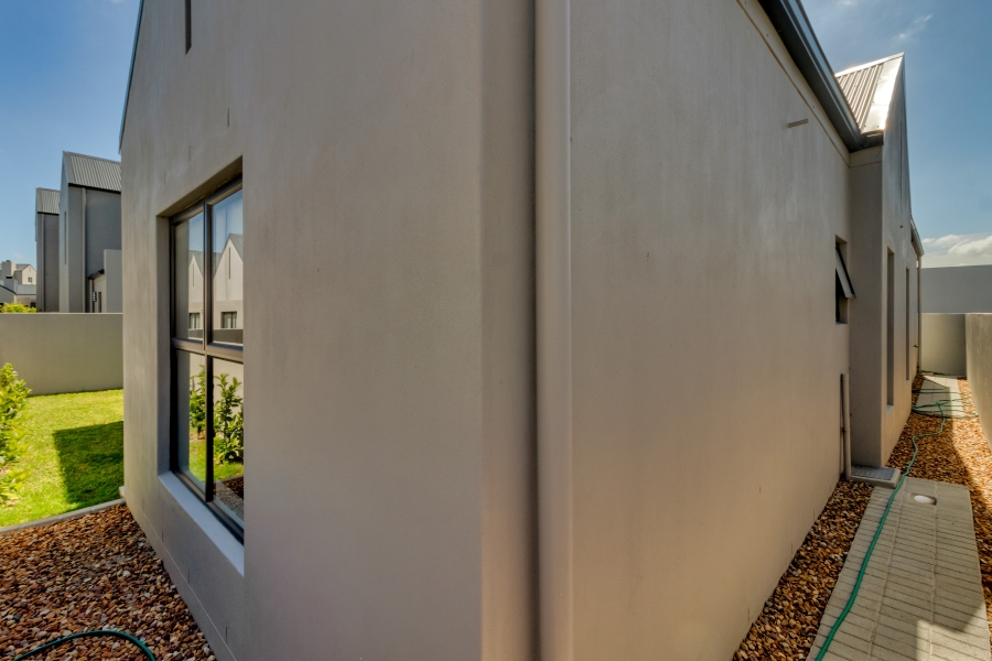 3 Bedroom Property for Sale in Aan de Wijnlanden Western Cape